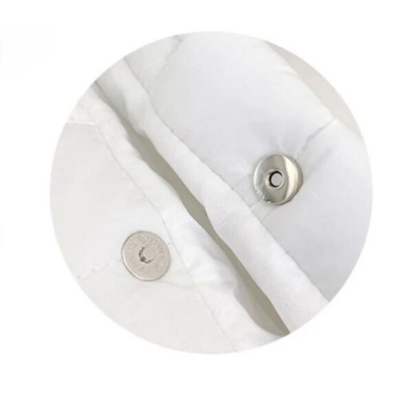 Hello Kitty Puffy Tote Bag – Sanrio Quilted Handbag for Women & Girls - Picture 3 of 5